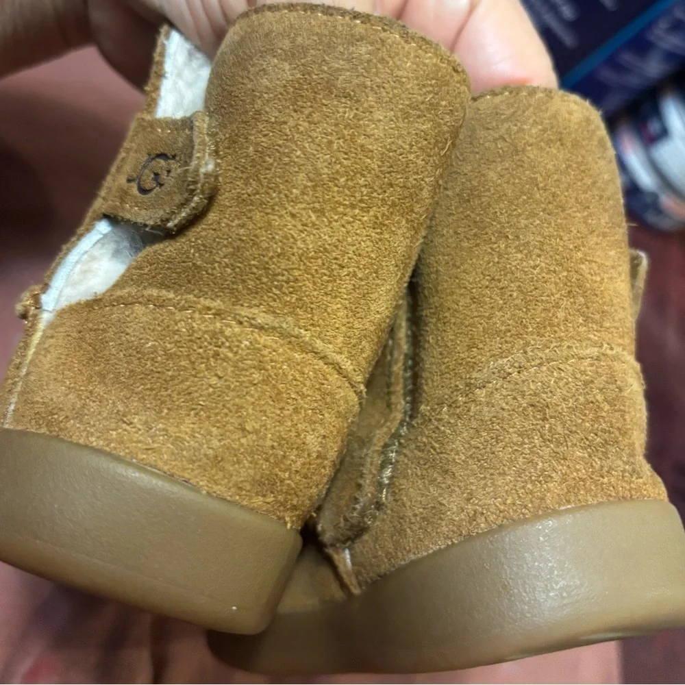 UGG Toddlers Keelan II Boot in the Chestnut Suede color